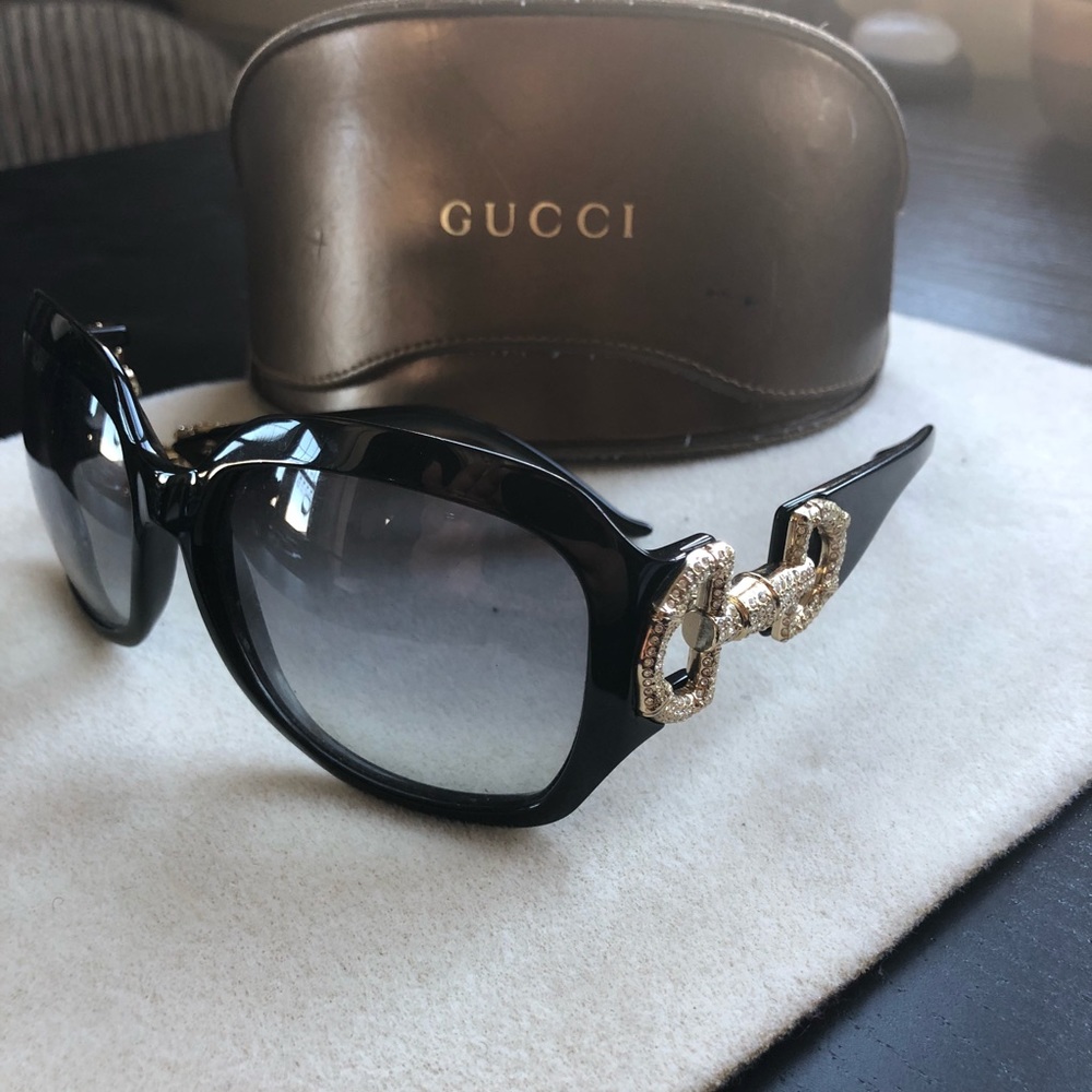 Gucci Crystal signature sunglasses (broken arm)